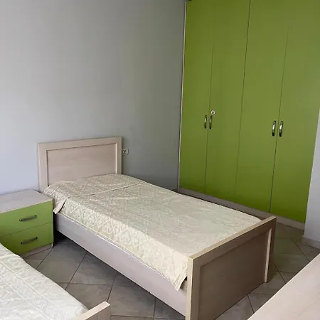 1bedroom In - Close To Scanderbeg Square Διαμέρισμα