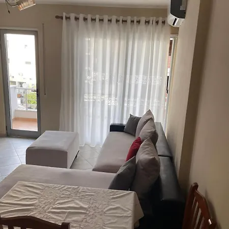 Lägenhet 1bedroom In - Close To Scanderbeg Square