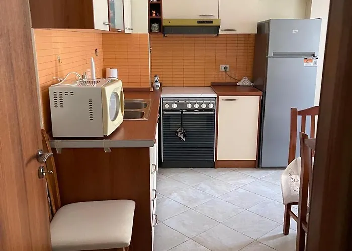 1bedroom In - Close To Scanderbeg Square Διαμέρισμα